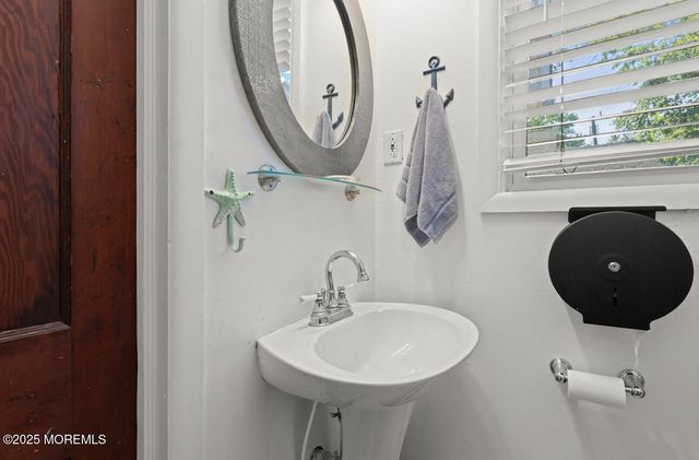 517 Laurel Avenue, West Allenhurst, NJ 07711