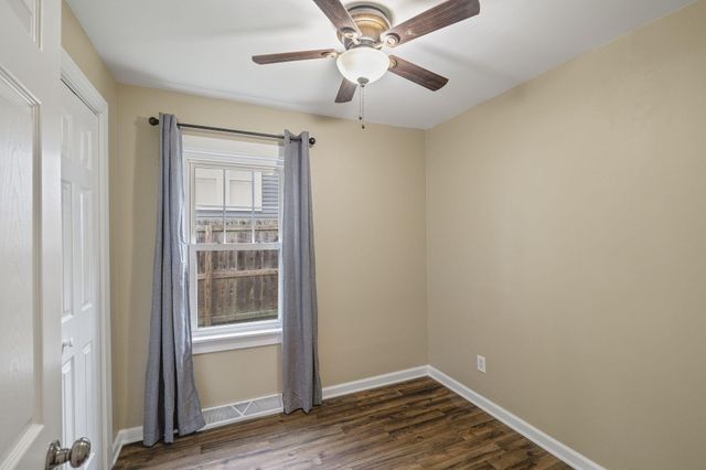 611 W North Street, Crown Point, IN 46307
