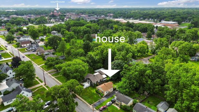 611 W North Street, Crown Point, IN 46307