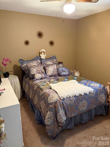 605 8th Avenue SW D5, Conover, NC 28613