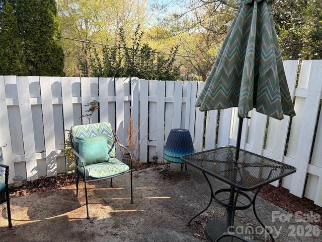 605 8th Avenue SW D5, Conover, NC 28613