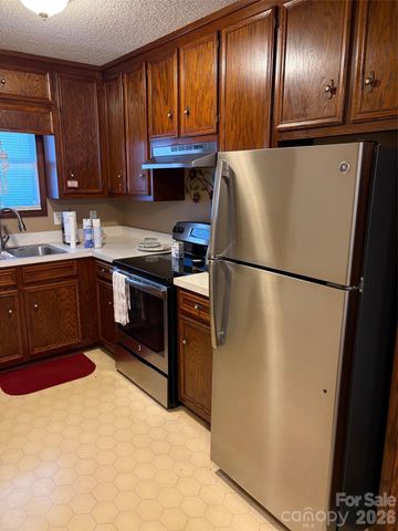 605 8th Avenue SW D5, Conover, NC 28613