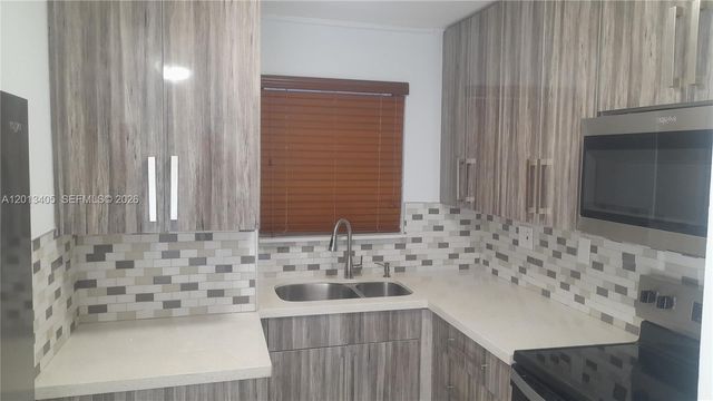 310 Fontainebleau Boulevard 203, Miami, FL 33172