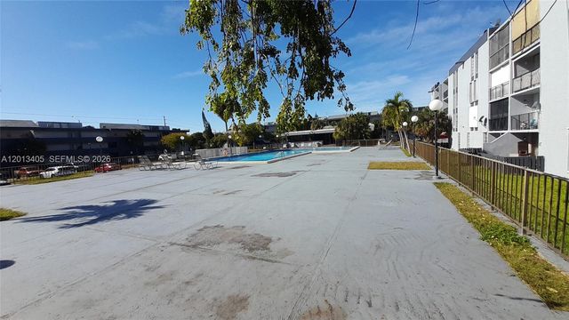 310 Fontainebleau Boulevard 203, Miami, FL 33172
