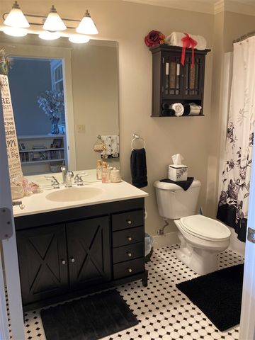 105 W Danaher Street 401, Ludington, MI 49431