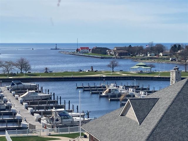 105 W Danaher Street 401, Ludington, MI 49431