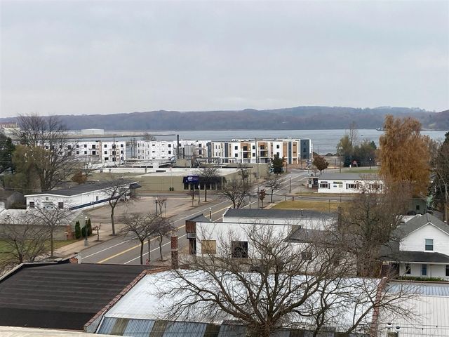 105 W Danaher Street 401, Ludington, MI 49431
