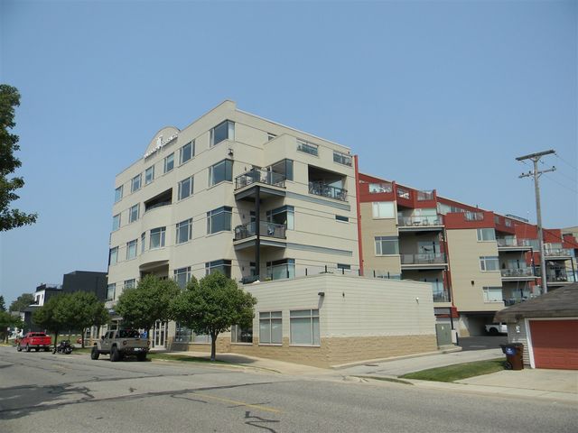 105 W Danaher Street 401, Ludington, MI 49431