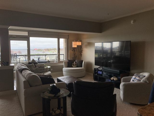 105 W Danaher Street 401, Ludington, MI 49431