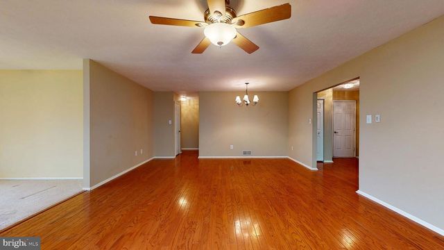 631 CASCADE DR S, Mount Laurel, NJ 08054