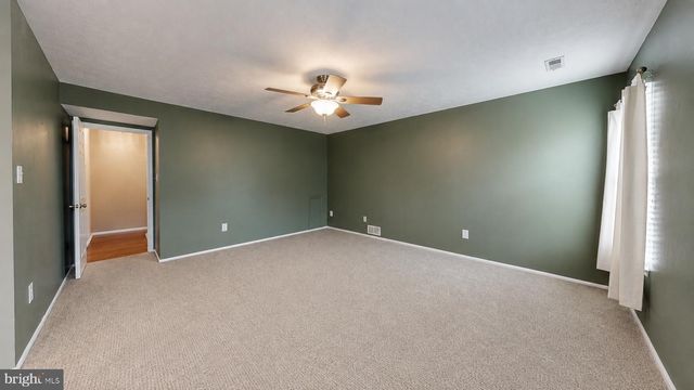 631 CASCADE DR S, Mount Laurel, NJ 08054