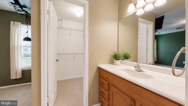 631 CASCADE DR S, Mount Laurel, NJ 08054