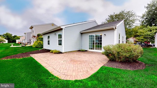 631 CASCADE DR S, Mount Laurel, NJ 08054
