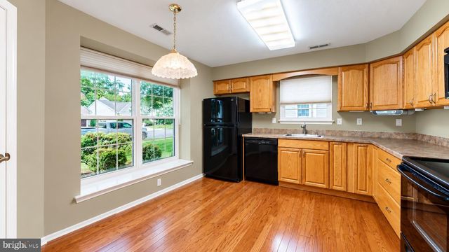 631 CASCADE DR S, Mount Laurel, NJ 08054