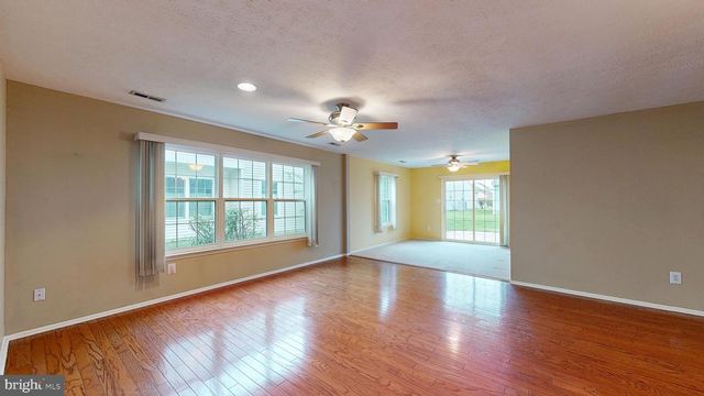 631 CASCADE DR S, Mount Laurel, NJ 08054