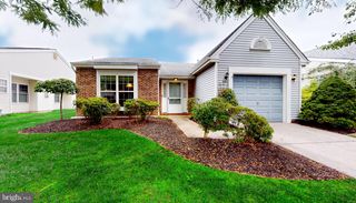 631 CASCADE DR S, Mount Laurel, NJ 08054