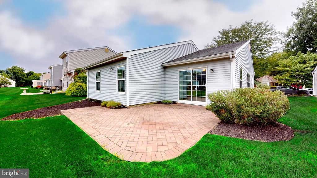 631 CASCADE DR S, MOUNT LAUREL, NJ 08054 — photo 4