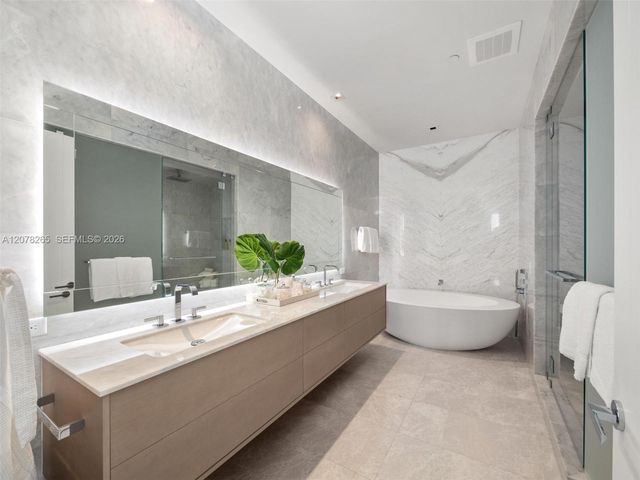 18501 Collins Avenue 4304, Sunny Isles Beach, FL 33160
