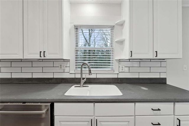 1573 Deerwood Lane, Acworth, GA 30102