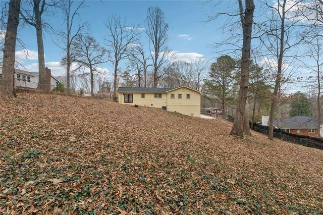 1573 Deerwood Lane, Acworth, GA 30102