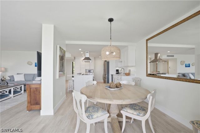 2316 Gulf Shore BLVD N 411, Naples, FL 34103