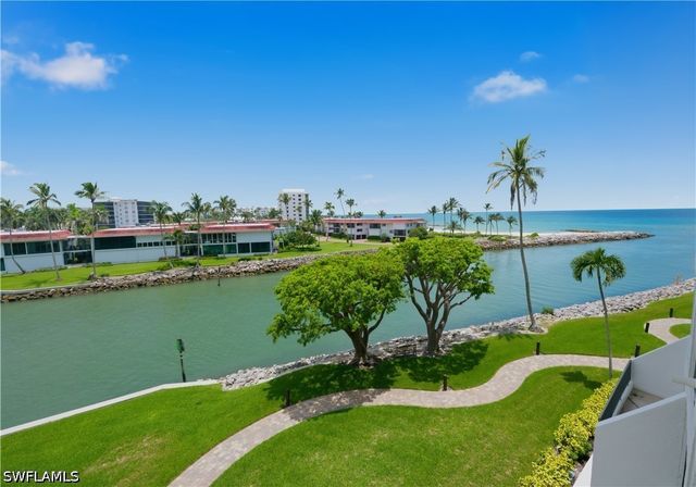 2316 Gulf Shore BLVD N 411, Naples, FL 34103