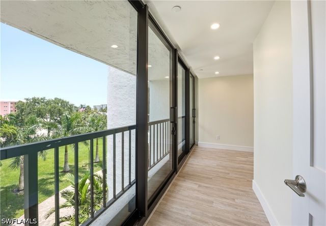 2316 Gulf Shore BLVD N 411, Naples, FL 34103