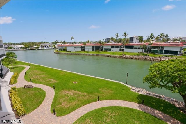2316 Gulf Shore BLVD N 411, Naples, FL 34103