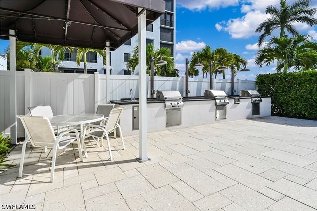 2316 Gulf Shore BLVD N 411, Naples, FL 34103