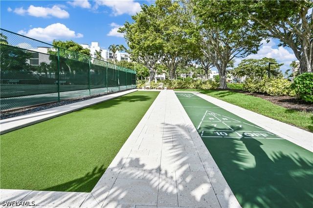 2316 Gulf Shore BLVD N 411, Naples, FL 34103