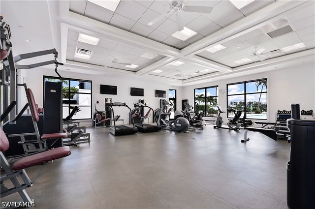 2316 Gulf Shore BLVD N 411, Naples, FL 34103