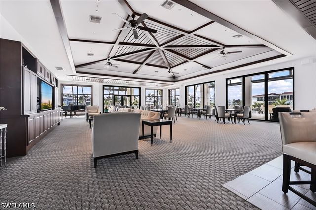 2316 Gulf Shore BLVD N 411, Naples, FL 34103