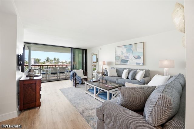 2316 Gulf Shore BLVD N 411, Naples, FL 34103