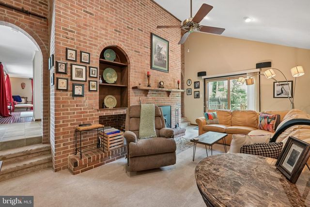 33 STURBRIDGE DR, Sicklerville, NJ 08081