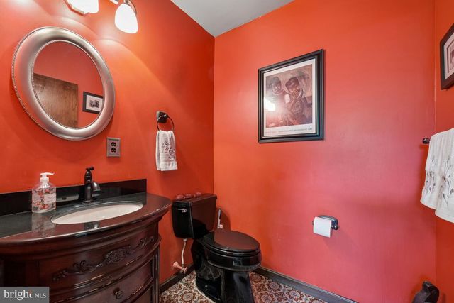 33 STURBRIDGE DR, Sicklerville, NJ 08081