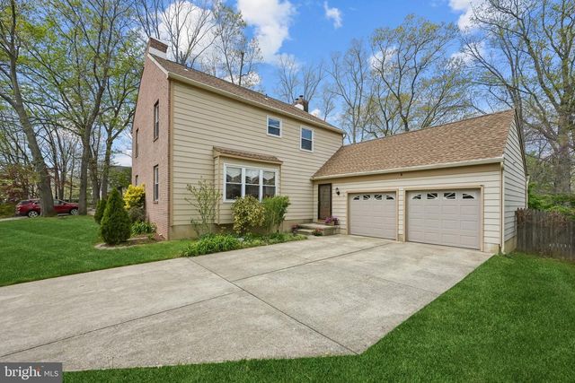 33 STURBRIDGE DR, Sicklerville, NJ 08081