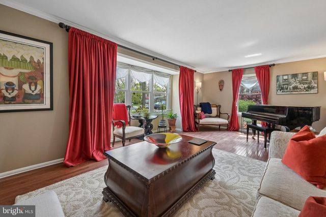 33 STURBRIDGE DR, Sicklerville, NJ 08081