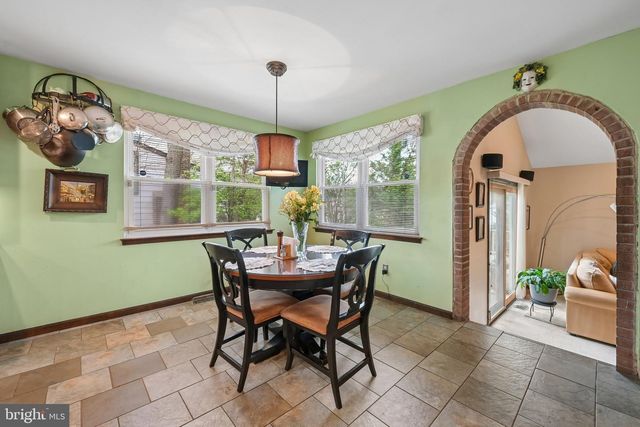 33 STURBRIDGE DR, Sicklerville, NJ 08081