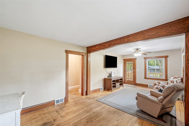 3316 E Shawnee Avenue, Des Moines, IA 50317