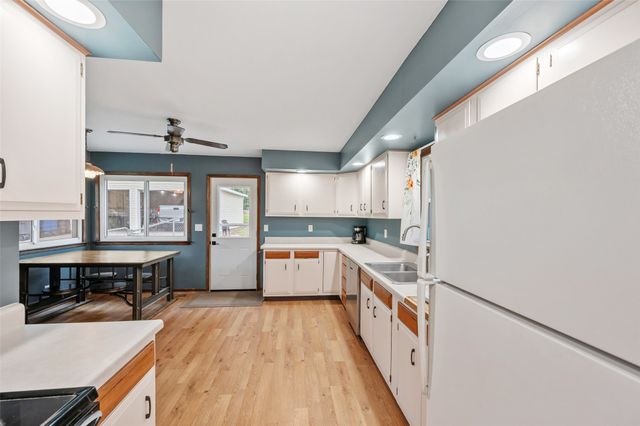 3316 E Shawnee Avenue, Des Moines, IA 50317
