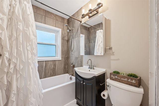 3316 E Shawnee Avenue, Des Moines, IA 50317
