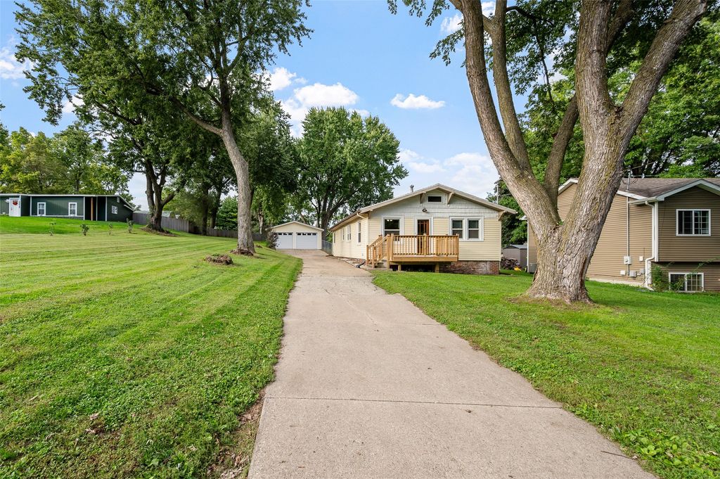 3316 E Shawnee Avenue, Des Moines, IA 50317