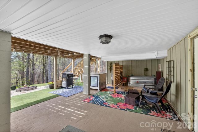 3860 Dixon Hill Place, Lenoir, NC 28645