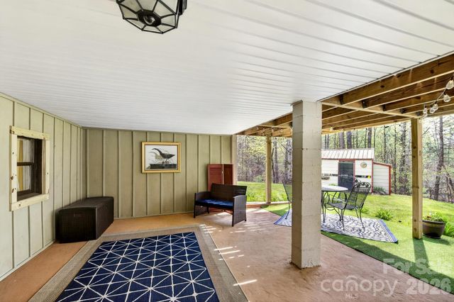 3860 Dixon Hill Place, Lenoir, NC 28645