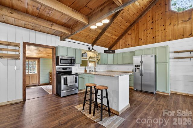 3860 Dixon Hill Place, Lenoir, NC 28645
