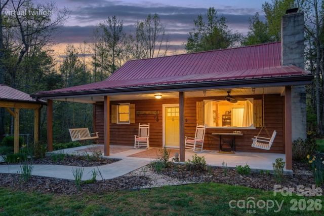 3860 Dixon Hill Place, Lenoir, NC 28645