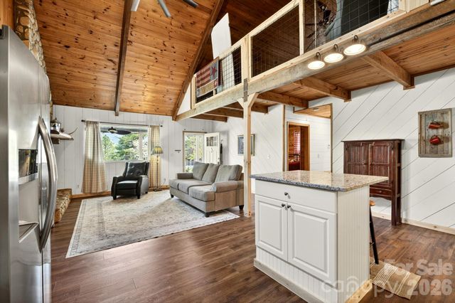 3860 Dixon Hill Place, Lenoir, NC 28645