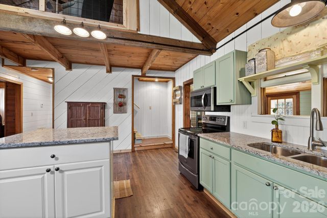 3860 Dixon Hill Place, Lenoir, NC 28645