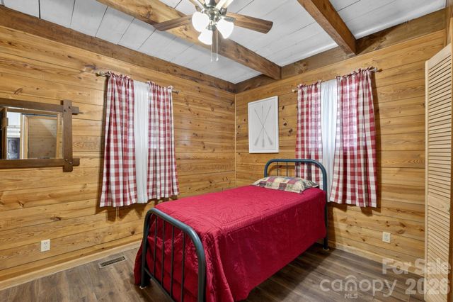 3860 Dixon Hill Place, Lenoir, NC 28645