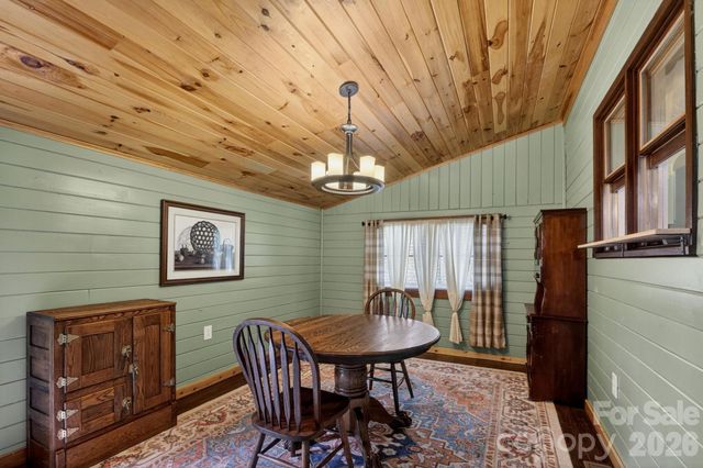 3860 Dixon Hill Place, Lenoir, NC 28645
